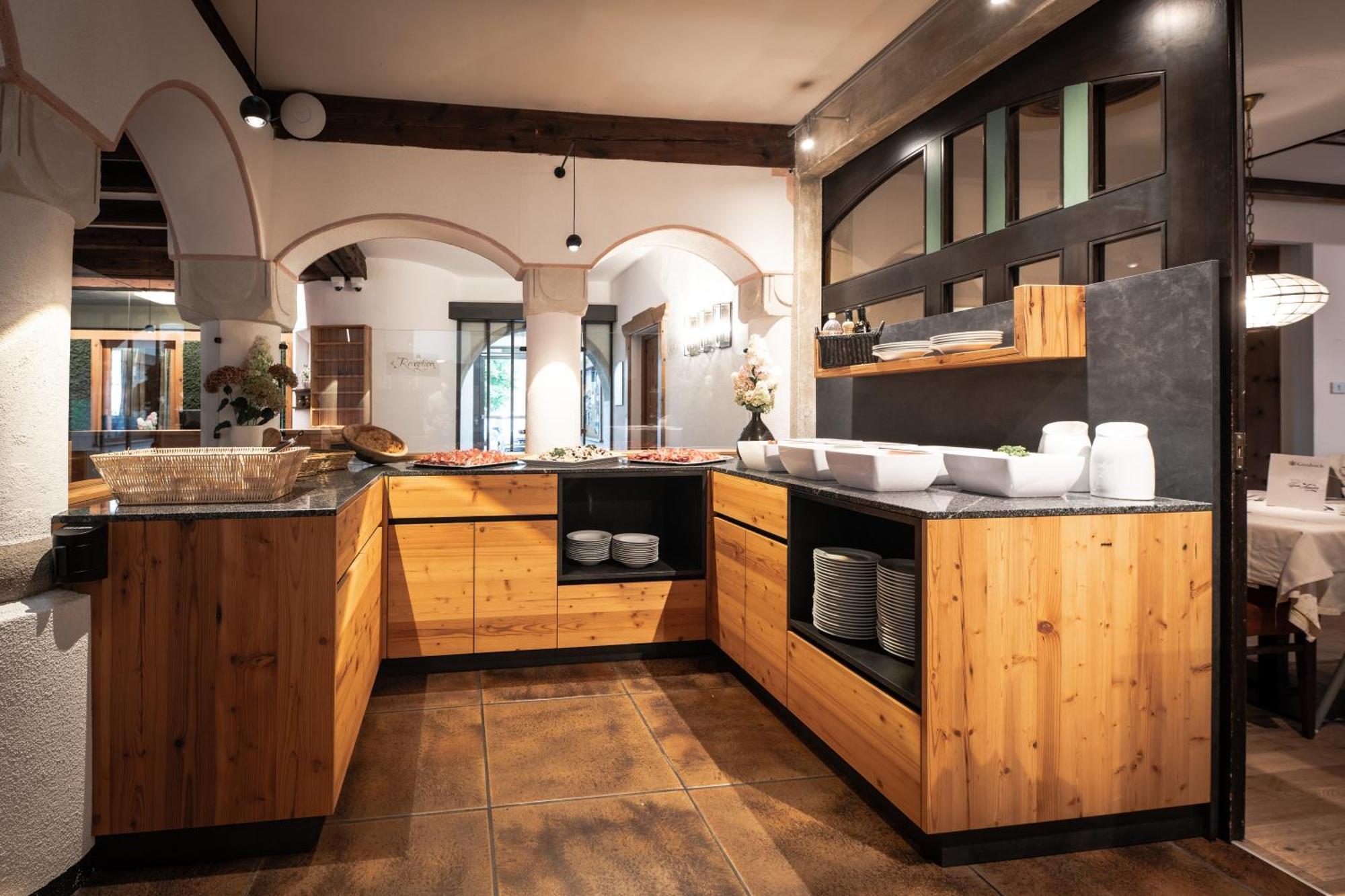 Hotel Gissbach Brunico Ngoại thất bức ảnh